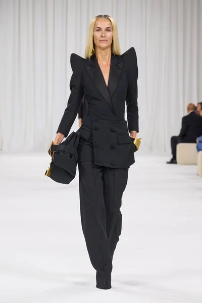 Look 7